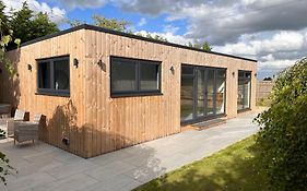 Court Lane Stables - Premium Rural Retreat With Hot Tub
